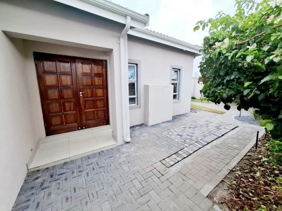 4 Bedroom Property for Sale in Parklands North Western Cape